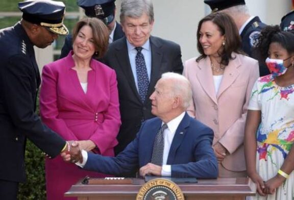 Biden signs measure awarding Congressional Gold Medal to police who defended Capitol